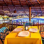 Hotel Plaza Tucanes