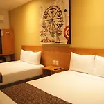 Am Hotel Y Plaza