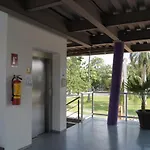 Am Hotel Y Plaza
