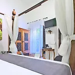 Hotel Rosa Morada
