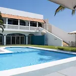 Hotel Caracoles