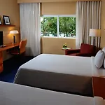 Courtyard By Marriott Cancun Airport