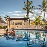 Park Royal Homestay Los Cabos
