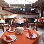 Hotel Puente Real
