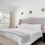 Lila Hotel