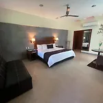 Hotel Ecce Inn & Spa