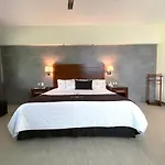 Hotel Ecce Inn & Spa
