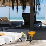 Hotel Boutique Punta Caliza - Adults Oriented