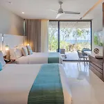 The Club At Solaz Luxury Villas