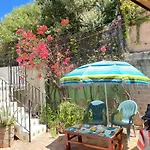 Casita Del Artista
