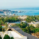 Casa La Bomba