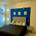 Suites Brisa Marina - Atras De Playa Regatas Y El Malecon, 6 Calles Del Acuario