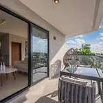 Kippal - Modern Oasis - Aparthotel