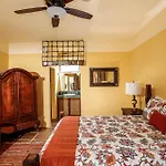 Villa Vida Cabo - Authentic Spacious Ocean View Near Beach & Town