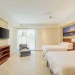 Hampton Inn & Suites By Hilton Los Cabos