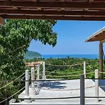 Casa Arcoiris Zihuatanejo B&B