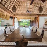 Oceanfront Casa Rhino