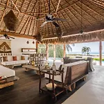 Oceanfront Casa Rhino