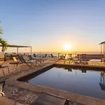 Mariamar Suites