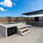 Beautiful Ocean View Penthouse With Private Pool -C301