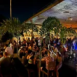 Straw Hat Surf Hostel & Bar