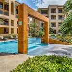 Residences El Faro, Surf 201