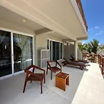 Noah Beach Hotel & Suites