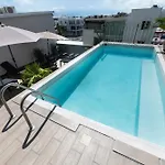 Boca Inn Hotel & Suites