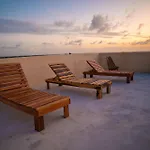 La Familia Casa And Suites