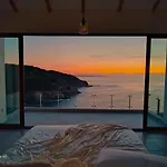 Exclusive Oceanfront Casa Di Luca