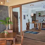 Lazuli Cielo - Beachfront Loft
