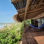 Lazuli Cielo - Beachfront Loft