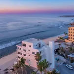 Cabo Break Hotel