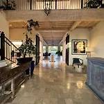 3Bedrooms-5 Min Downtown-Wifi-Pool-Jacuzzi-Parking