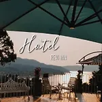 Hotel Revi Inn