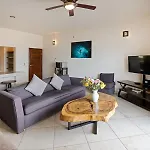 Hotel & Suites El Moro