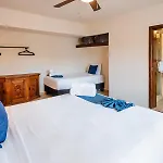 Hotel & Suites El Moro