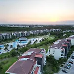 Luxury Ocean View Penthouse And Private Beach Club