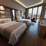 Safi Royal Luxury Metropolitan