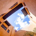 Hotel Casa Blanca