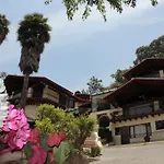 Hotel Suites En La Montana