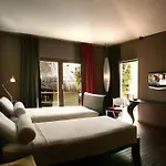 Mosquito Beach Hotel