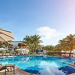 Desire Riviera Maya Pearl Resort