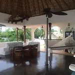 La Casa De Los Angeles Boutique