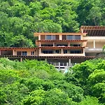 La Escollera Suites Adults Only