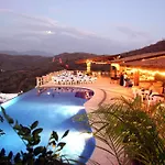 La Escollera Suites Adults Only