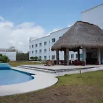Hotel Costa Maya Inn