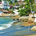 Dolphin Cove Inn