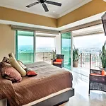 Beachfront Resort Condo With Wraparound Balcony!