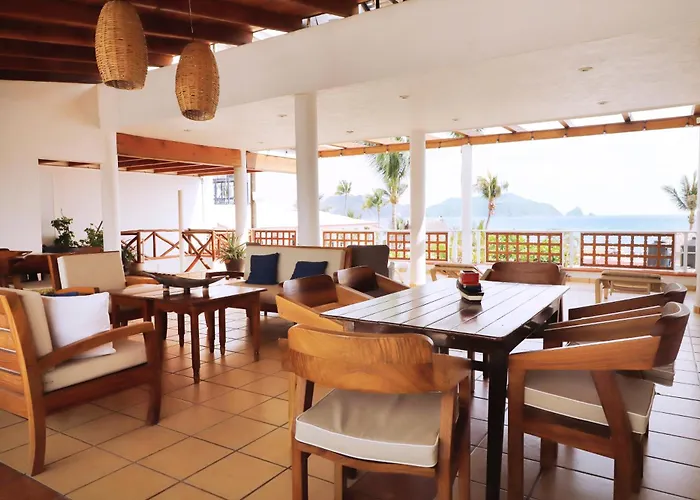 Lalora Hotel & Villas